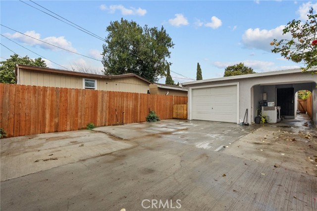 10865 Weigand Avenue, Los Angeles, California 90059, 3 Bedrooms Bedrooms, ,1 BathroomBathrooms,Single Family Residence,For Sale,Weigand,SR24126322
