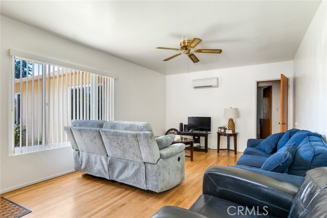 28 N Michigan Street, Redlands CA: https://media.crmls.org/medias/b533d9ba-8f0b-4290-a2de-472cd19ee416.jpg