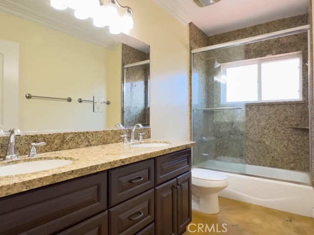 Detail Gallery Image 8 of 16 For 412 Ave F #B,  Redondo Beach,  CA 90277 - 4 Beds | 3 Baths
