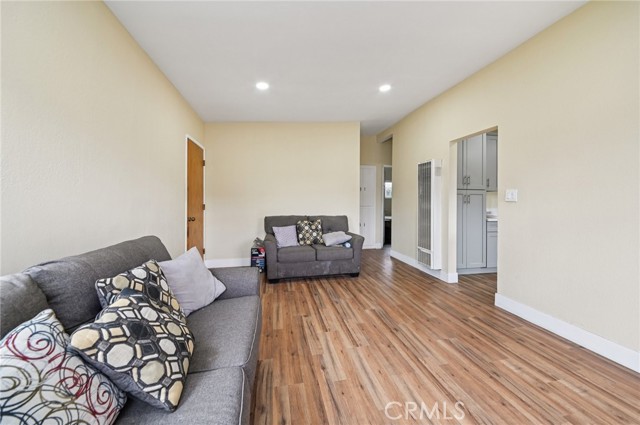 Detail Gallery Image 6 of 39 For 1145 Milton St, Torrance,  CA 90502 - 2 Beds | 1 Baths