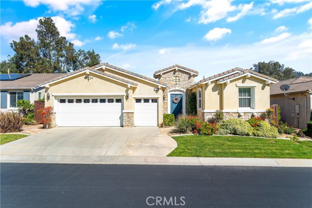 570 Olazabal Drive, Hemet CA: https://media.crmls.org/medias/b5348928-cd4c-418a-8a93-c58eb493b1de.jpg