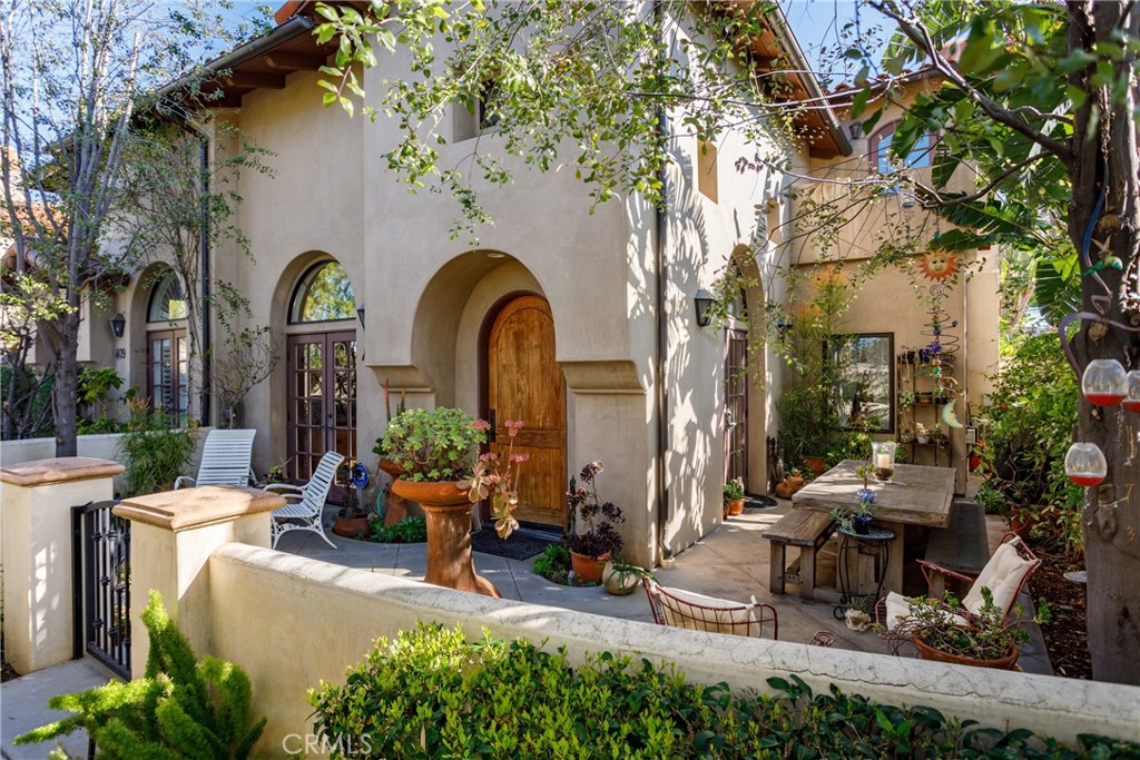 407 Bolsa Avenue, Newport Beach, CA 92663