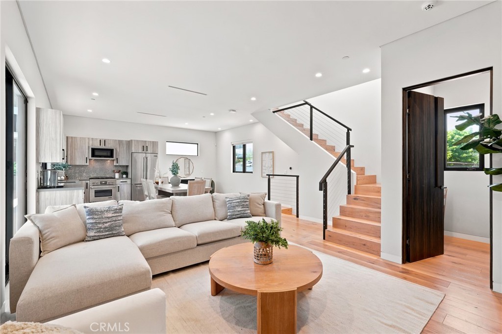 425 N Alfred #2 — image 1