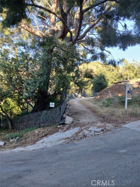 9739 Oak Bend Drive, Tujunga CA: https://media.crmls.org/medias/b534c67f-a0ee-4ba2-aec7-ce3e5f53b2d8.jpg