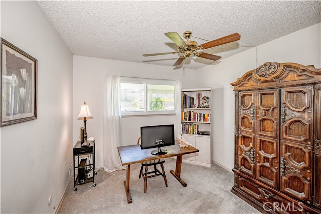 Detail Gallery Image 19 of 33 For 27812 Rosamond Dr, Canyon Country,  CA 91351 - 5 Beds | 2 Baths