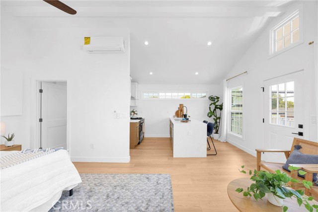 3306 San Anseline Avenue, Long Beach CA: https://media.crmls.org/medias/b536c379-8133-4309-a8f9-3bdb6e0f2290.jpg