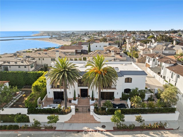 Detail Gallery Image 2 of 31 For 215 Poppy Ave, Corona Del Mar,  CA 92625 - 5 Beds | 4/2 Baths