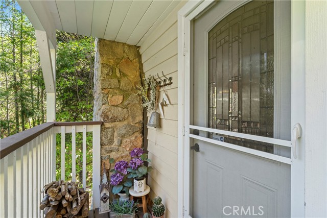 29613 Hook Creek Road, Cedar Glen CA: https://media.crmls.org/medias/b5380e6f-3041-4603-99fb-206c4f50d799.jpg