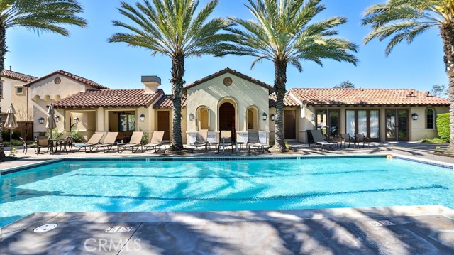 Detail Gallery Image 2 of 9 For 4693 Holly, Long Beach,  CA 90805 - 3 Beds | 3 Baths