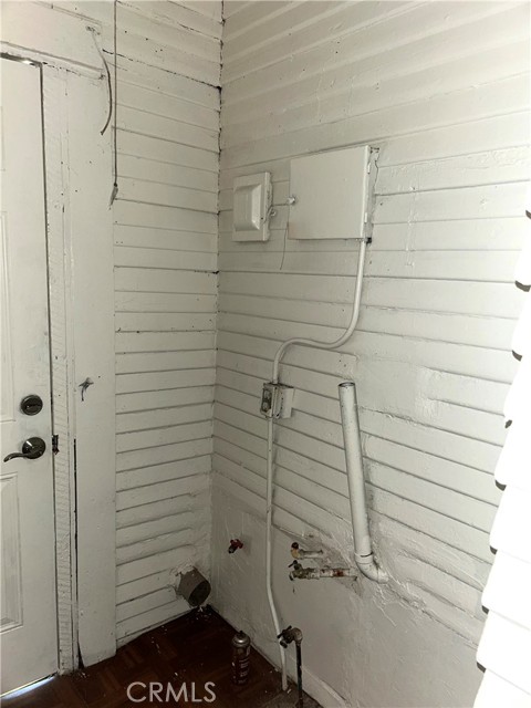 146 E 45th Street, Los Angeles CA: https://media.crmls.org/medias/b5385cdb-da3c-4d57-9f3d-381137060eb9.jpg