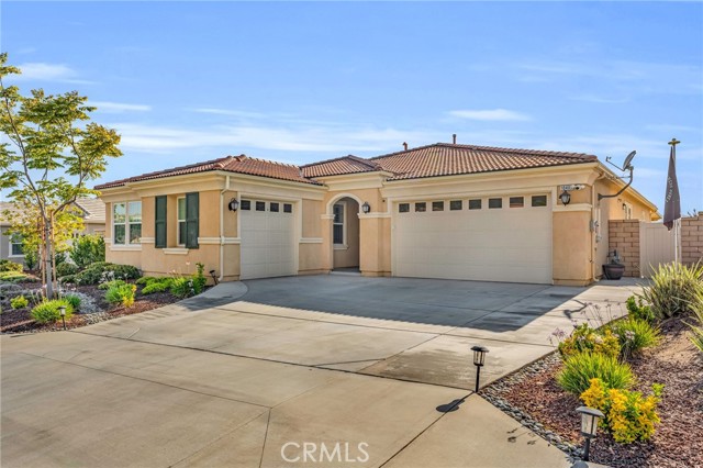 Detail Gallery Image 3 of 38 For 10403 Prospector Ln, Moreno Valley,  CA 92557 - 4 Beds | 2/1 Baths