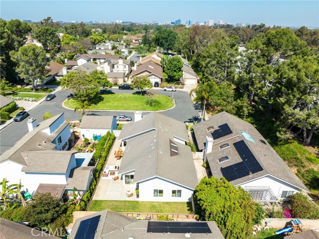 25 Almond Tree Lane, Irvine CA: https://media.crmls.org/medias/b5396951-26c6-4b9d-aac9-53731dfe33c6.jpg