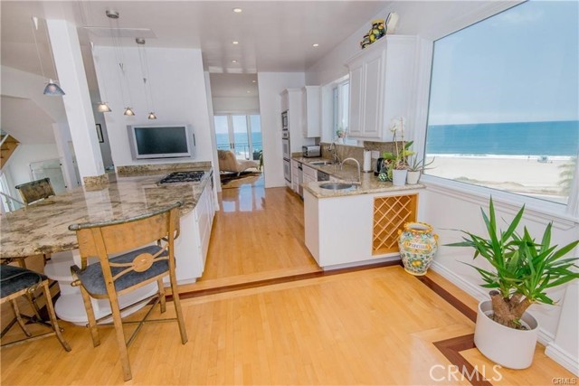 Detail Gallery Image 17 of 36 For 115 Waterview St, Playa Del Rey,  CA 90293 - 4 Beds | 4 Baths