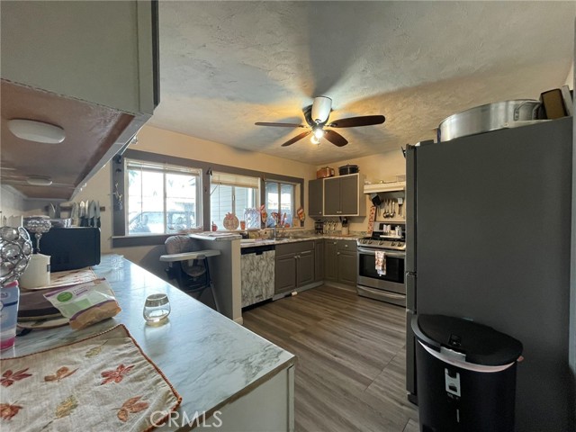 Detail Gallery Image 10 of 14 For 611 615 E Acacia Ave, Glendale,  CA 91205 - – Beds | – Baths