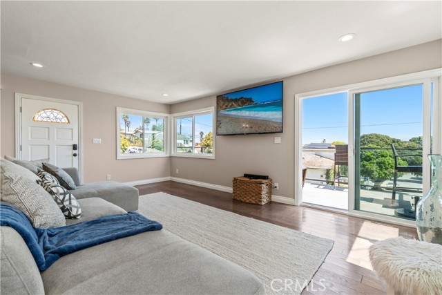 Detail Gallery Image 9 of 44 For 3233 S Walker Ave, San Pedro,  CA 90731 - 3 Beds | 2 Baths