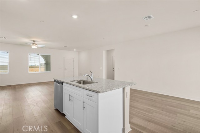 4 Bed Home for Sale in Apple Valley, California