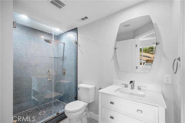 5624 Freeman Avenue, La Crescenta CA: https://media.crmls.org/medias/b53d0822-207f-4032-bf6a-19d8df470fe4.jpg