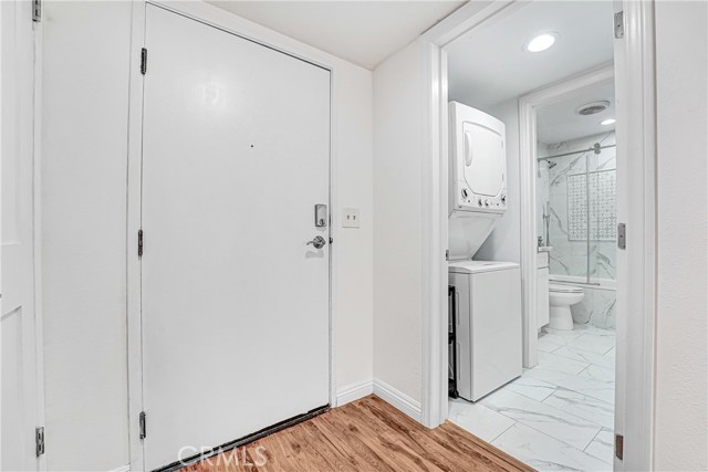 Detail Gallery Image 20 of 22 For 7001 S La Cienega #101,  Los Angeles,  CA 90045 - 2 Beds | 2 Baths