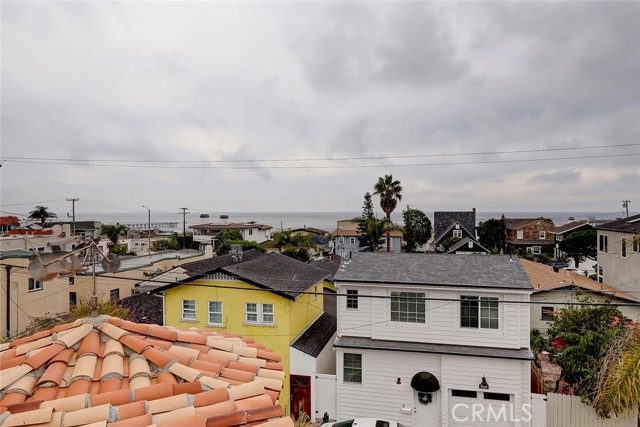 1936 Loma Drive, Hermosa Beach, California 90254, 3 Bedrooms Bedrooms, ,3 BathroomsBathrooms,Residential,Sold,Loma,SB21238629
