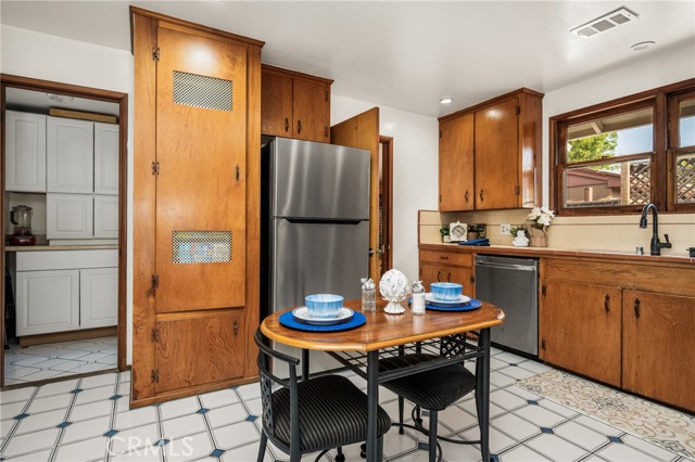 273 N Cleveland Street, Orange CA: https://media.crmls.org/medias/b53d40c6-bbcb-4977-b633-137159cd8caf.jpg