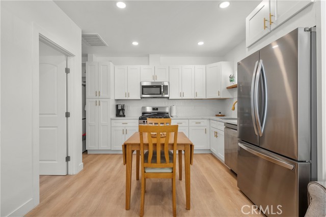 Detail Gallery Image 13 of 28 For 20127 Citronia, Chatsworth,  CA 91311 - 1 Beds | 1 Baths