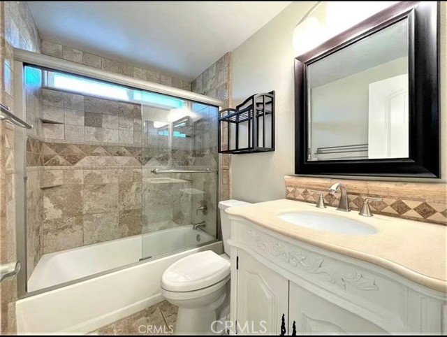 Detail Gallery Image 9 of 13 For 19670 Monteano Ln, Yorba Linda,  CA 92886 - 3 Beds | 2/1 Baths