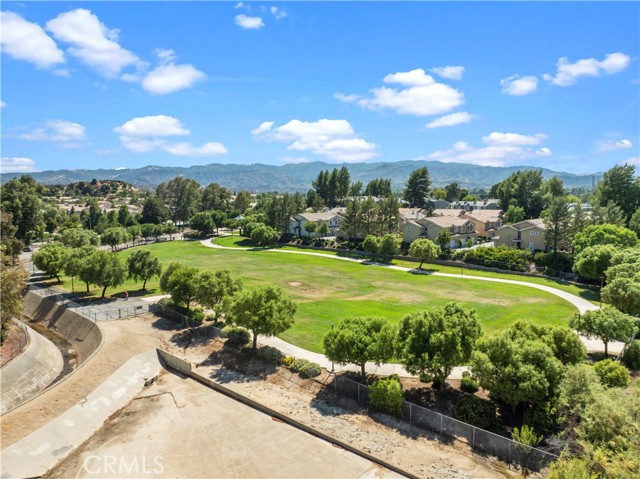 Detail Gallery Image 28 of 33 For 25403 Silver Crest Ct, Saugus,  CA 91350 - 3 Beds | 2/1 Baths