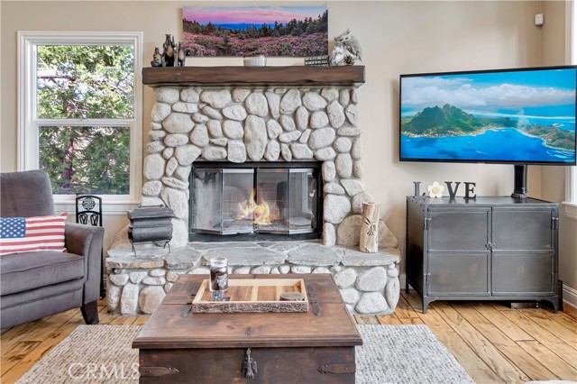 Detail Gallery Image 12 of 61 For 1119 Brentwood Dr, Lake Arrowhead,  CA 92352 - 4 Beds | 3/1 Baths