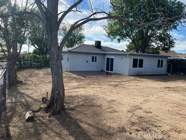 Detail Gallery Image 4 of 22 For 13180 Norris Ave, Sylmar,  CA 91342 - 4 Beds | 2 Baths