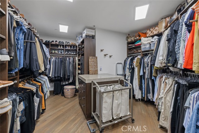 8 Beacon Bay, Newport Beach CA: https://media.crmls.org/medias/b53e9999-6b53-4ff2-a206-d8242660173e.jpg