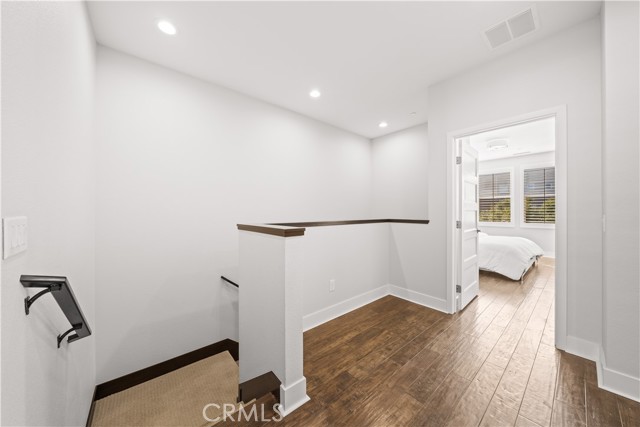 9 Compass Court, Aliso Viejo CA: https://media.crmls.org/medias/b53fa487-a31a-407b-923c-c3d51adb1ec9.jpg