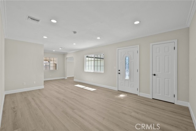 Detail Gallery Image 3 of 32 For 13358 Blythe St, North Hollywood,  CA 91605 - 3 Beds | 2/1 Baths