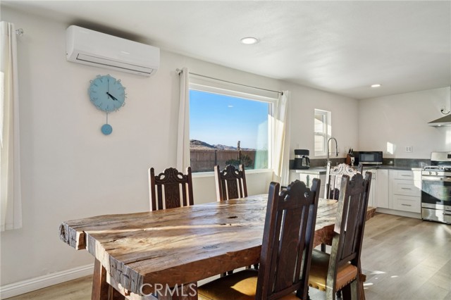 Detail Gallery Image 13 of 63 For 56676 Sunset Dr, Yucca Valley,  CA 92284 - 4 Beds | 2/1 Baths