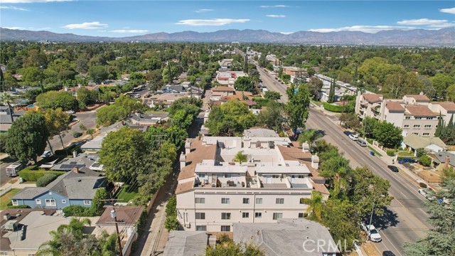 5635 Woodman Avenue, Van Nuys CA: https://media.crmls.org/medias/b5417f8a-c912-4431-a250-07e1a4836a39.jpg