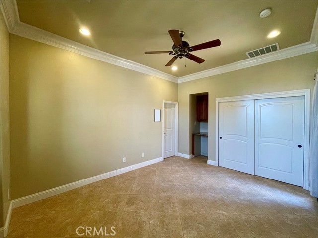 16052 W Middleton Avenue, Kerman CA: https://media.crmls.org/medias/b541bd85-5781-4248-b622-d4ebaf285ca8.jpg