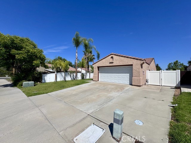 Detail Gallery Image 2 of 33 For 32418 Enriqueta Cir, Temecula,  CA 92592 - 3 Beds | 2 Baths