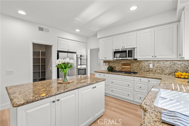 Detail Gallery Image 18 of 75 For 27605 Harwick, Valencia,  CA 91354 - 4 Beds | 4 Baths