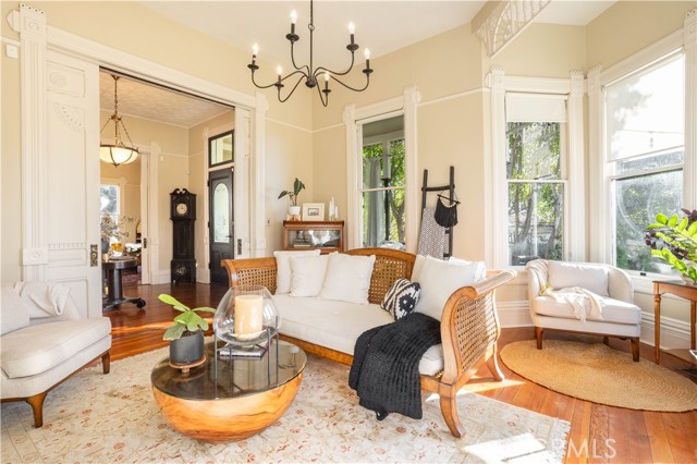 Detail Gallery Image 8 of 73 For 250 N Primrose Ave, Monrovia,  CA 91016 - 5 Beds | 3 Baths