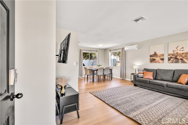 Detail Gallery Image 5 of 37 For 7000 Tamarisk Ave, Yucca Valley,  CA 92284 - 2 Beds | 1 Baths