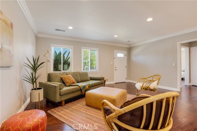 Detail Gallery Image 5 of 21 For 17434 Tiara St, Encino,  CA 91316 - 3 Beds | 2 Baths