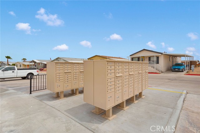 2494 Main Street, Barstow CA: https://media.crmls.org/medias/b5442886-bdda-4c91-8e3c-e9a7a98a90fd.jpg