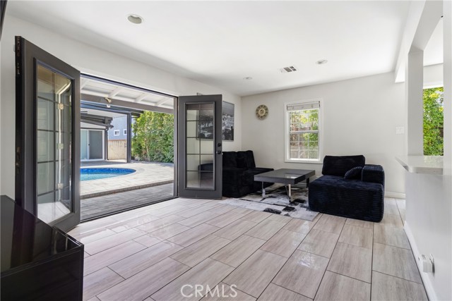 Detail Gallery Image 4 of 18 For 5629 Satsuma Ave #1/2,  North Hollywood,  CA 91601 - 1 Beds | 1 Baths