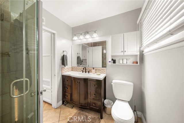 22353 Roscoe Boulevard, West Hills CA: https://media.crmls.org/medias/b5450346-e78a-4df9-87d2-337a08c176b7.jpg