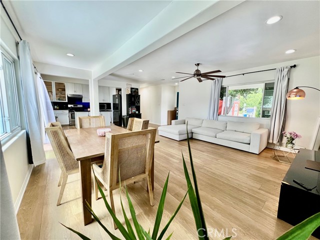 15130 15130 Septo, Mission Hills (San Fernando) CA: https://media.crmls.org/medias/b54547c5-1ce3-4d79-8257-046d80f82dbb.jpg