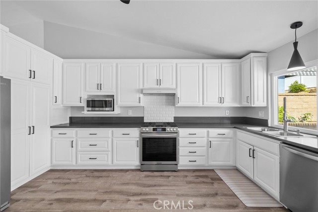 Detail Gallery Image 5 of 22 For 25831 Tree Top Rd, Laguna Hills,  CA 92653 - 3 Beds | 2 Baths