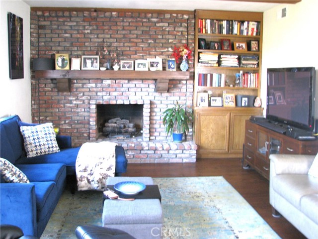Detail Gallery Image 9 of 72 For 10451 Ormond St, Shadow Hills,  CA 91040 - 3 Beds | 2/1 Baths