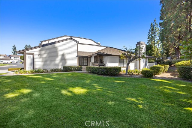 225 Preakness Court, Placentia CA: https://media.crmls.org/medias/b548210f-a331-4ed2-afe9-e3a8f0f39fe7.jpg