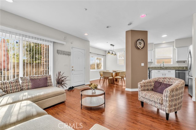 Detail Gallery Image 3 of 29 For 4842 Sapphire, Cypress,  CA 90630 - 3 Beds | 2/1 Baths