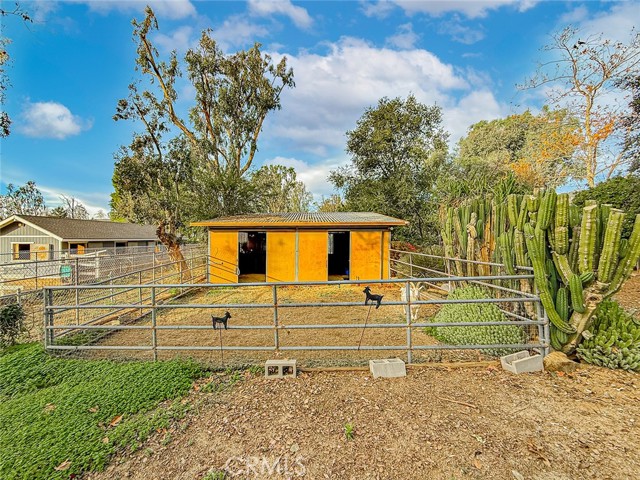 Detail Gallery Image 29 of 44 For 377 Oldstone Ct, Simi Valley,  CA 93065 - 4 Beds | 2 Baths