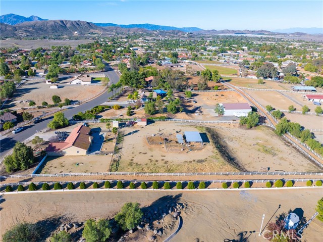 Detail Gallery Image 3 of 33 For 17874 El Mineral, Perris,  CA 92570 - 3 Beds | 2 Baths